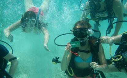 Projects Abroad group volunteers marine conservation work in Belize Diving conservation work in Belize for groups